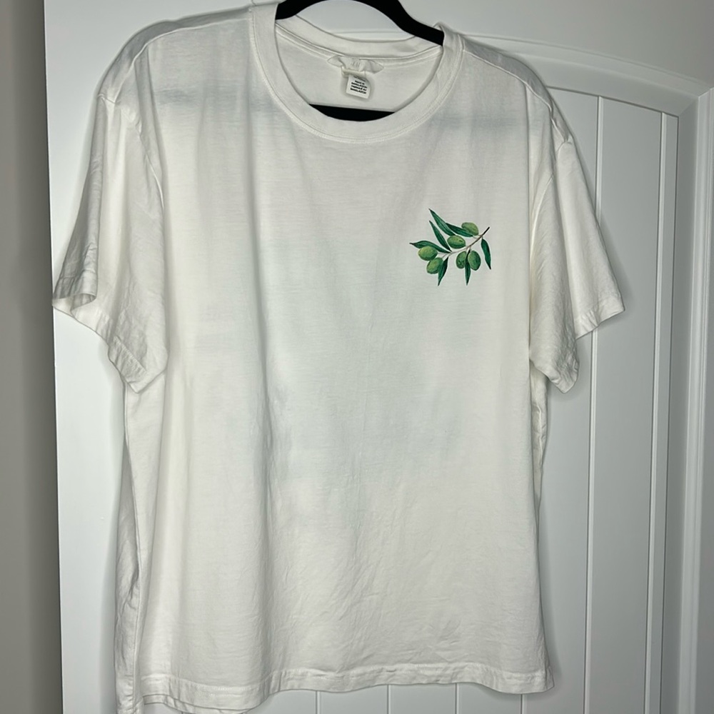 H&M ivory oversized graphic tee size medium